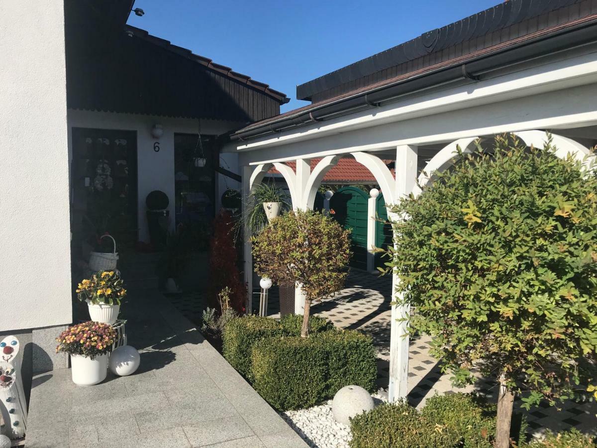 Ferienhaus zur Waldauer Höhe mit 3 SZ, 120qm&40qm Balkon Schleusingen Exterior foto